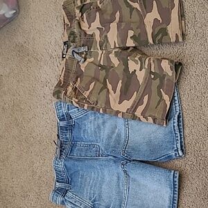 2 Pairs of Boys Shorts, Denim and Camouflage Camo Wrangler Buffalo David Bitton